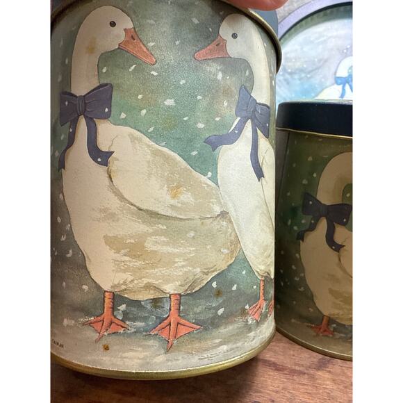 Winter Geese Vintage 80's Nesting Tins Canisters. Tray . & Salt & Pepper Shakers - Picture 5 of 16